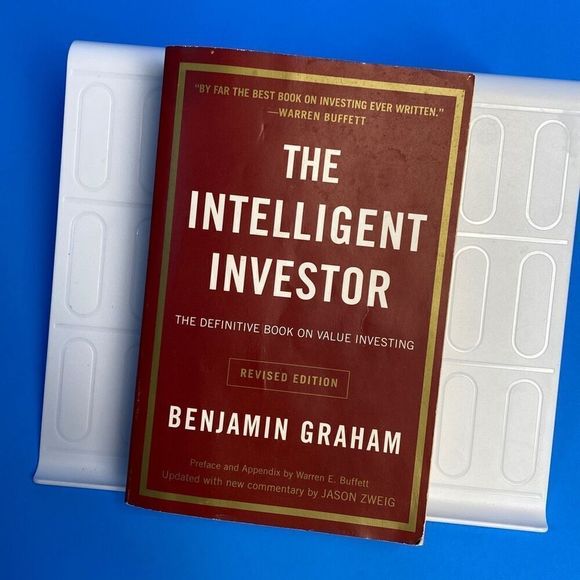 The Intelligent Investor Book Revised Edition by Benjamin Graham in Soft Bound - Picture 1 of 8